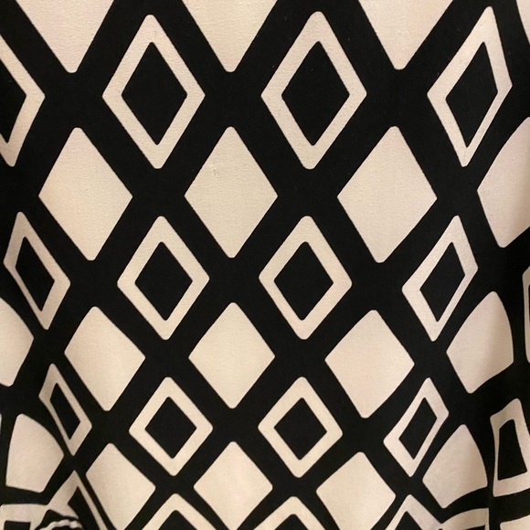 Eliza J Black And White Diamond Geometric Print Shift Dress - Picture 4 of 12